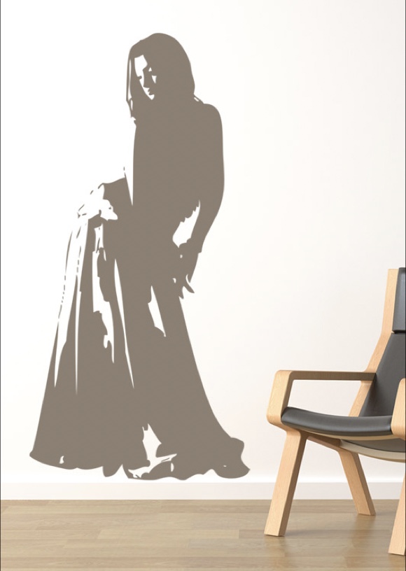 Frau mit langem Kleid